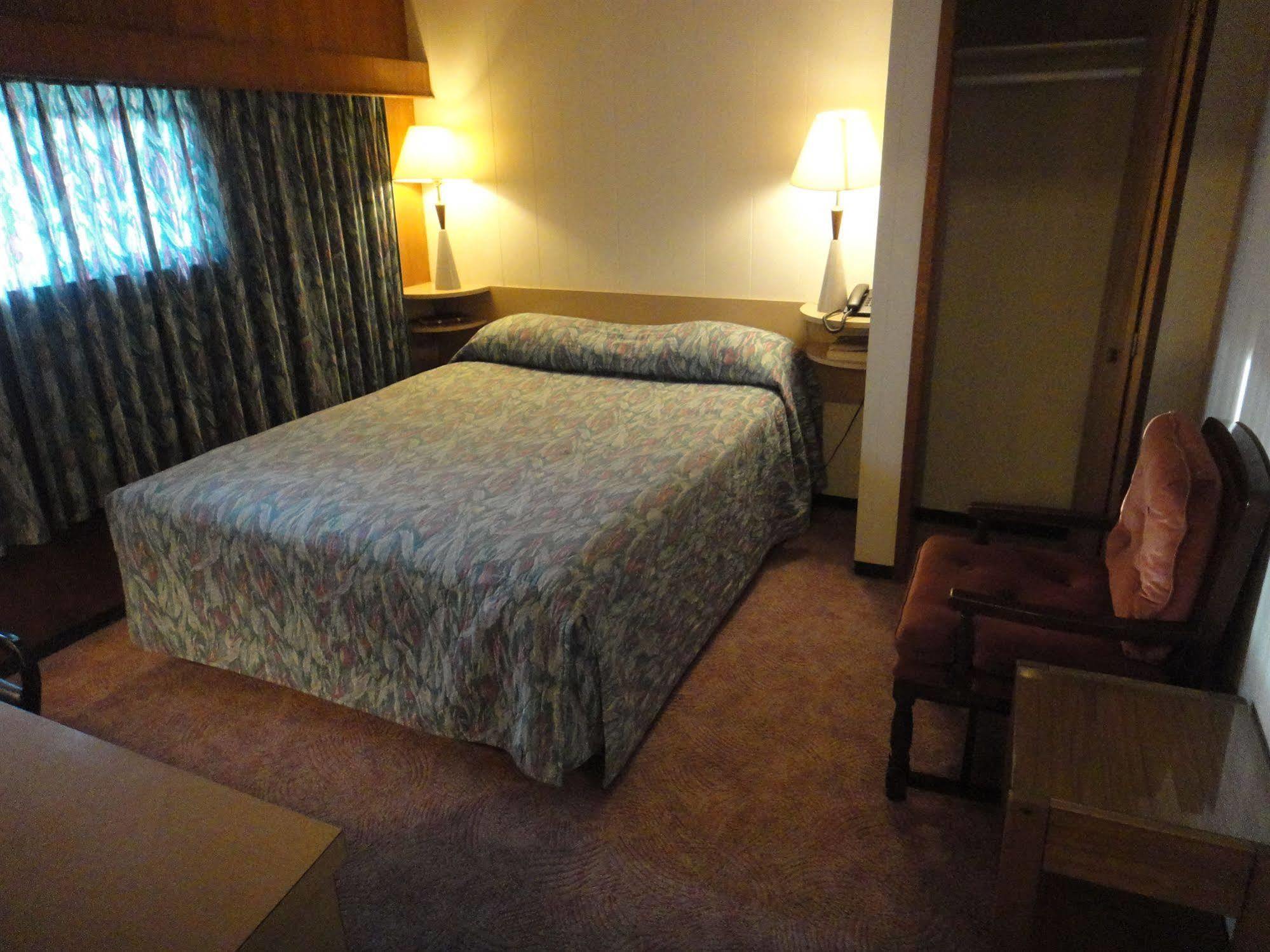 Airport Inn クイネル エクステリア 写真